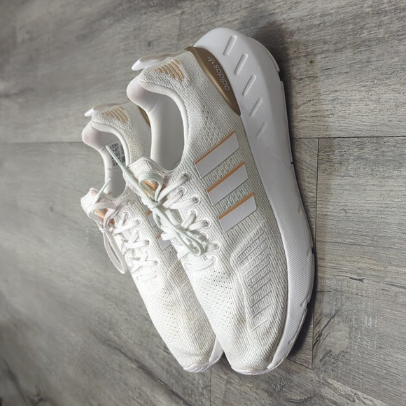 Adidas Swift Run 22 Women’s Size 6.5 - Picture 3 of 8